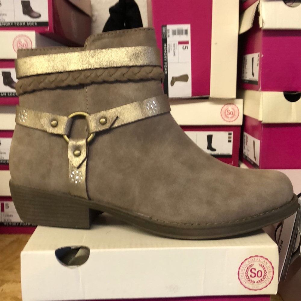 Girls boots with memory foam